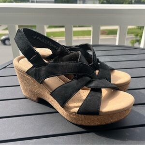 NWT Clarks Giselle Beach Wedge Sandal